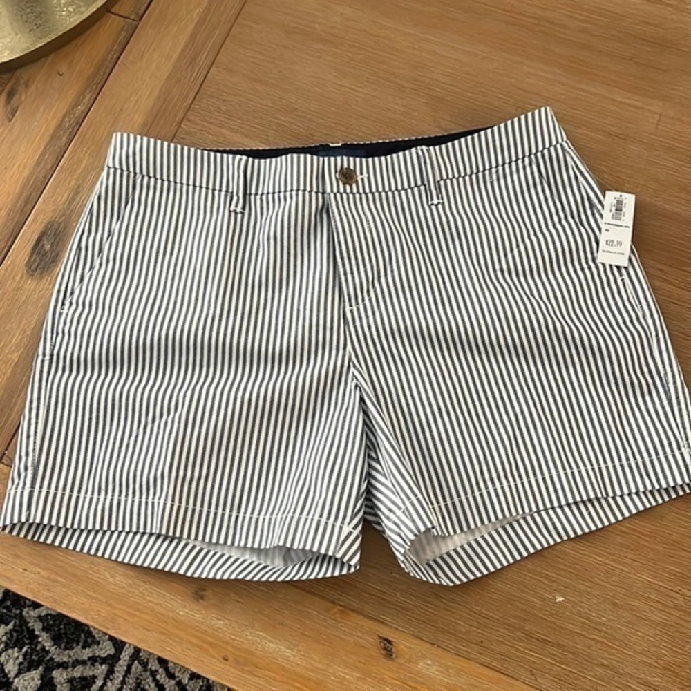 NWT Old navy everyday shorts white and blue sailor stripes size 10